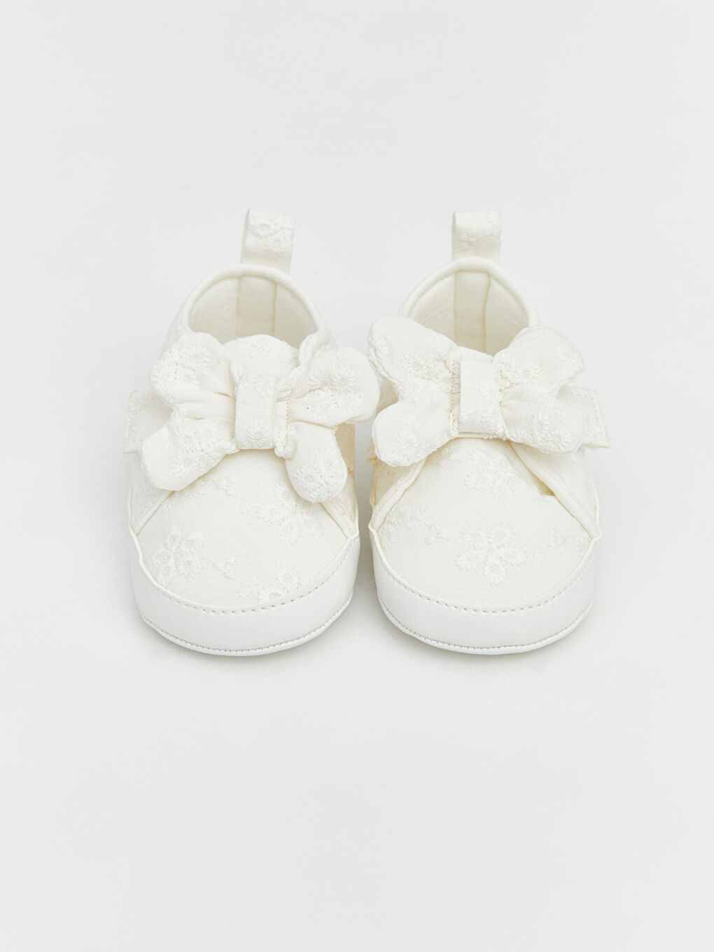 Beyaz Fiyonk Detaylı Kız Bebek Yürüme Öncesi Ayakkabı-2