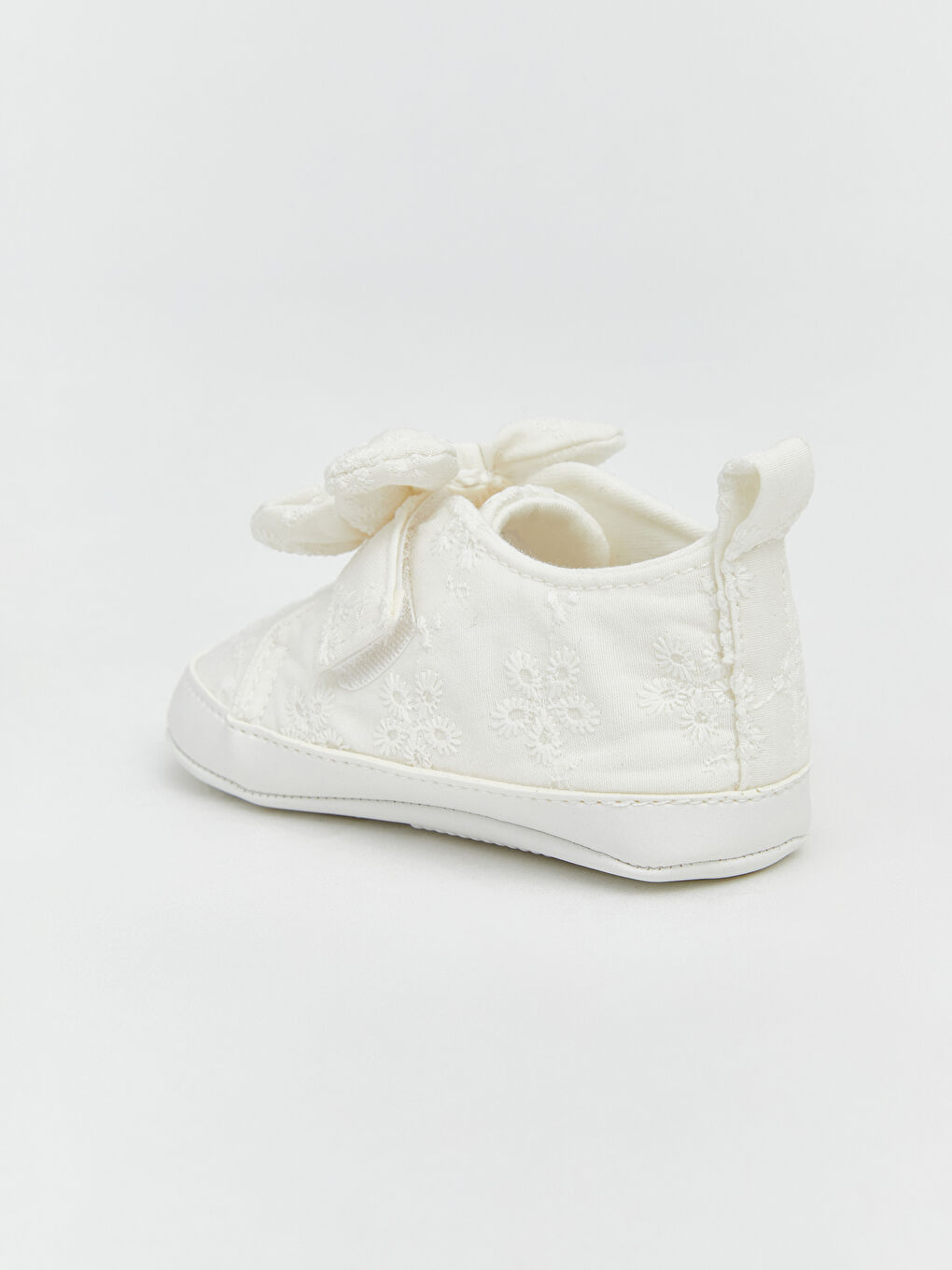 Beyaz Fiyonk Detaylı Kız Bebek Yürüme Öncesi Ayakkabı-3
