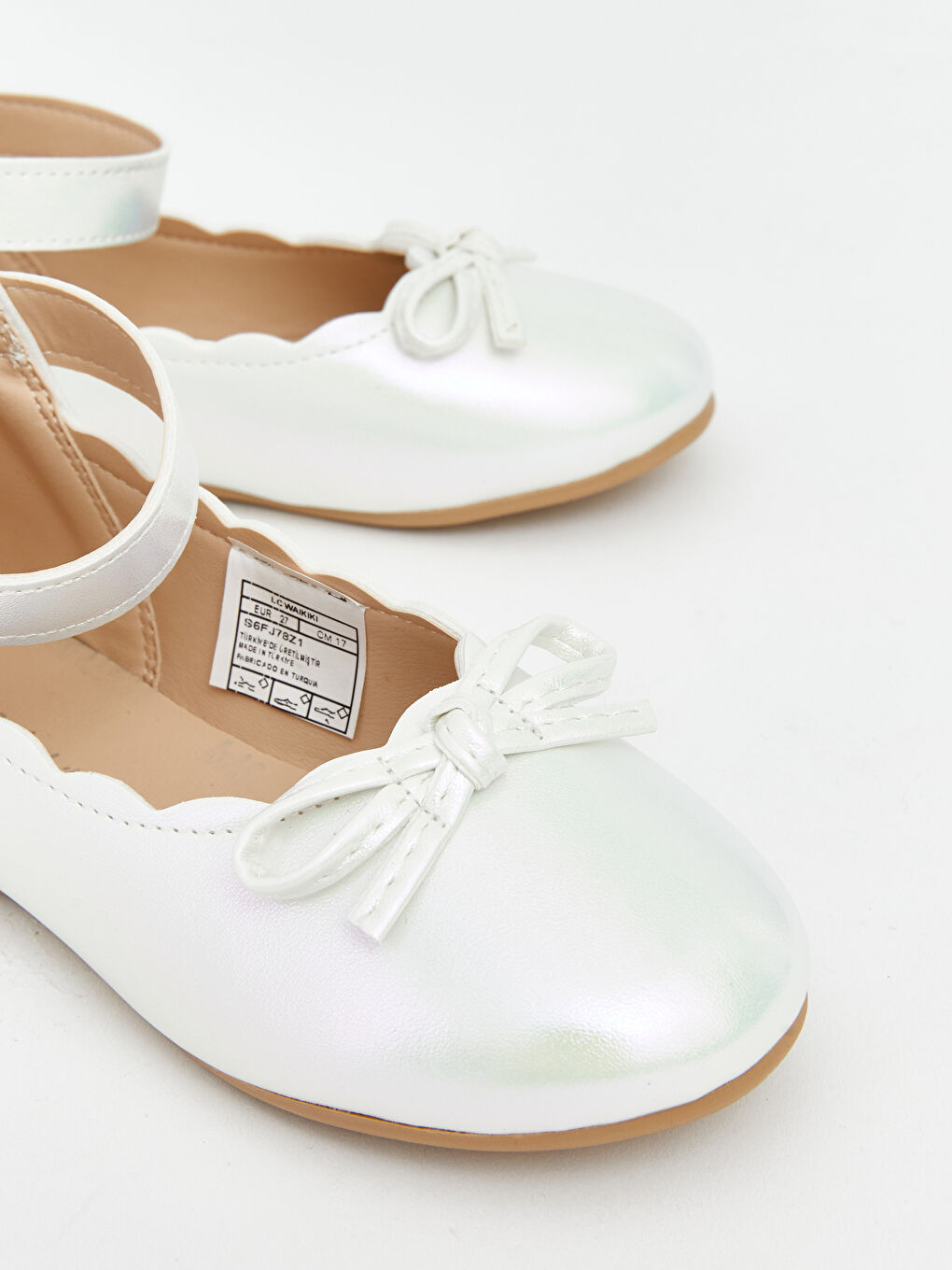 Beyaz Fiyonk Detaylı Kız Bebek Babet-2