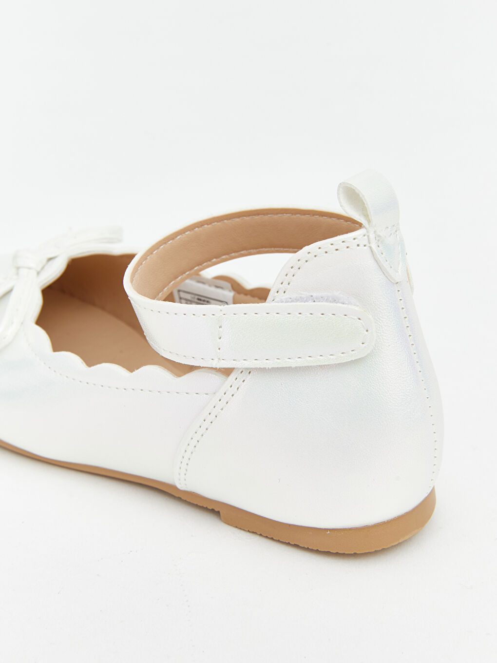 Beyaz Fiyonk Detaylı Kız Bebek Babet-4