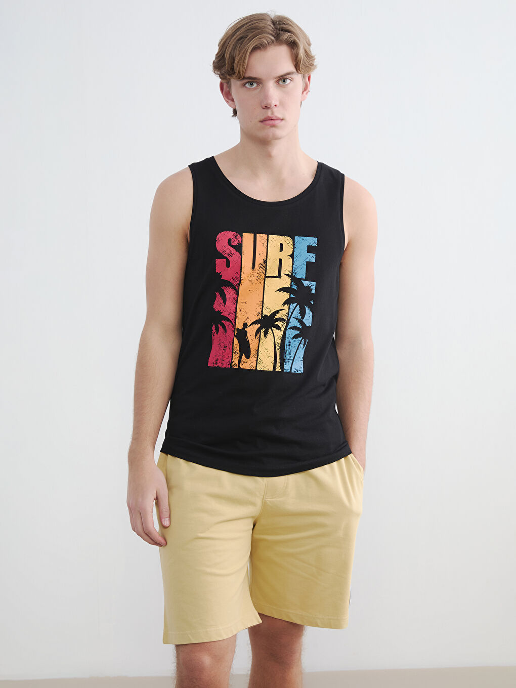 Siyah Bisiklet Yaka Baskılı Erkek Kolsuz Tişört