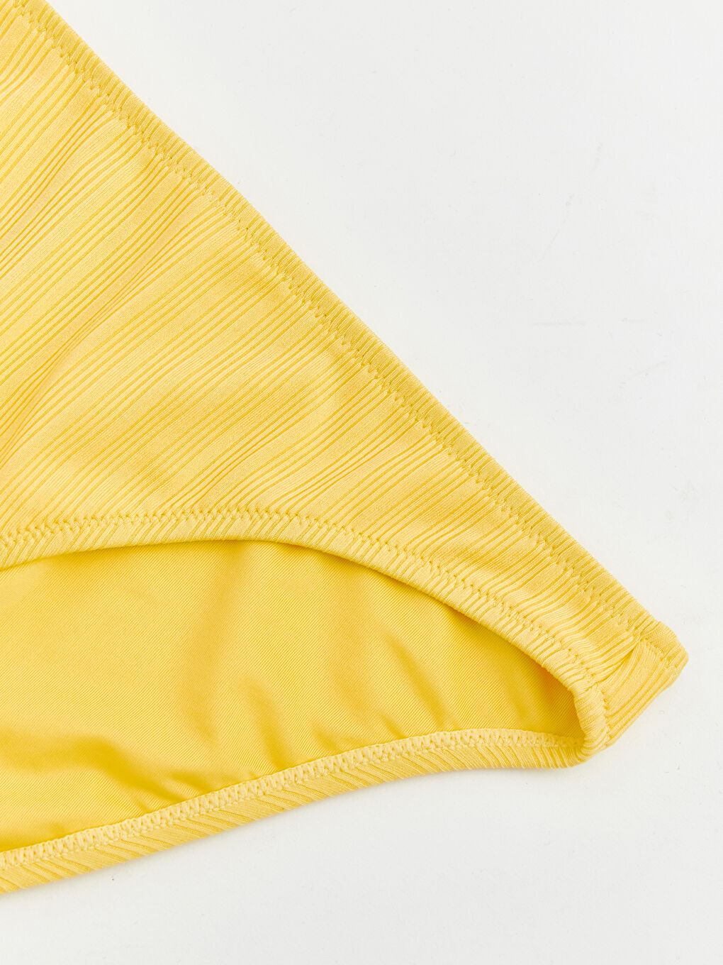 Sarı Dokulu Kadın Bikini Altı-2