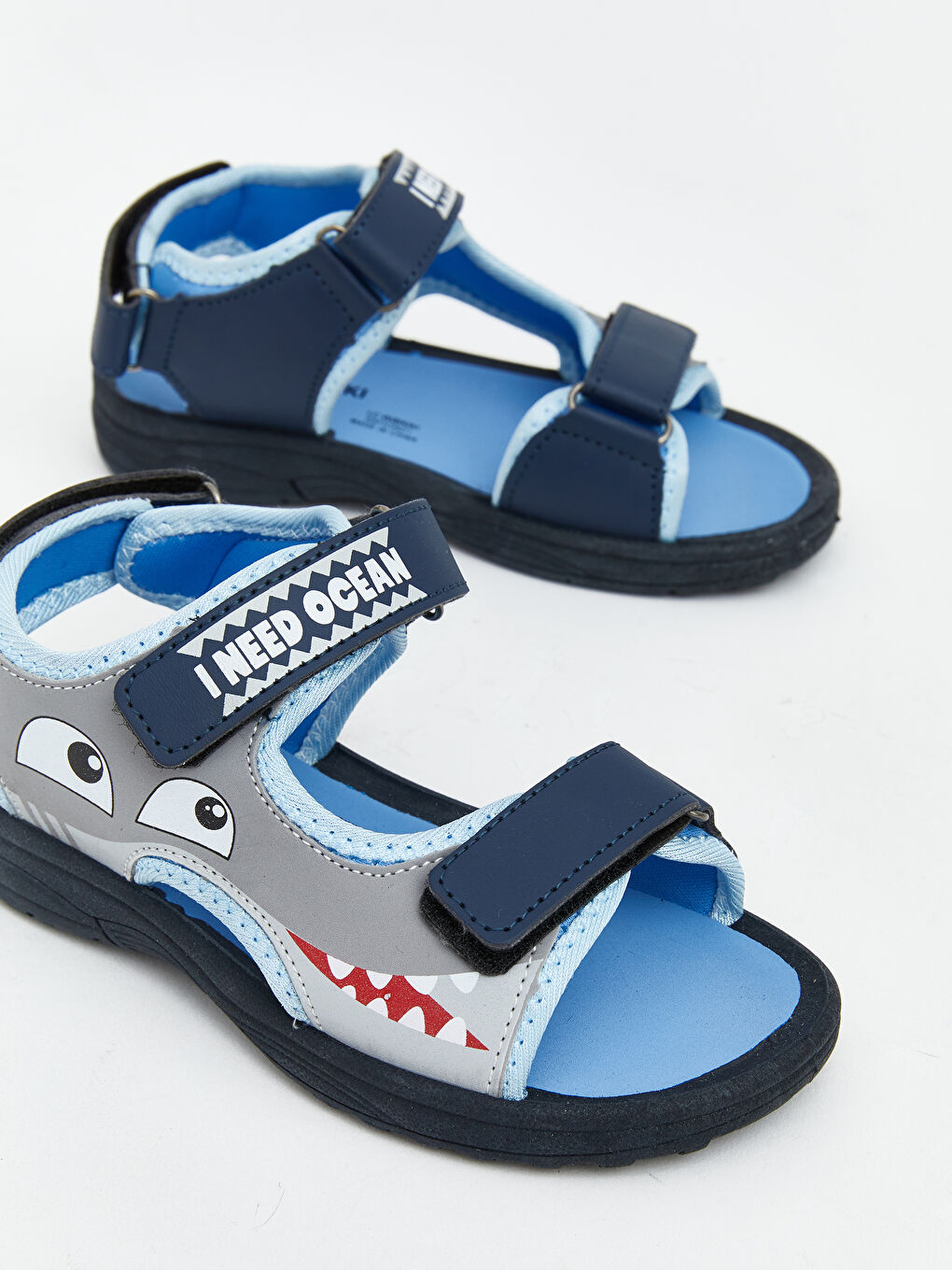 صنادل أولاد رضع بطبعة سمك القرش-2