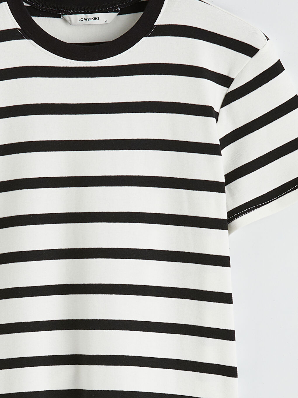 Siyah Bisiklet Yaka Çizgili Kadın Tişört-1