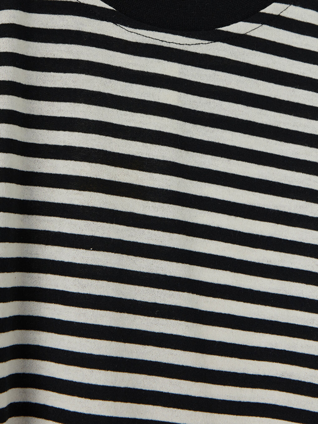 Siyah Bisiklet Yaka Çizgili Erkek Tişört-2