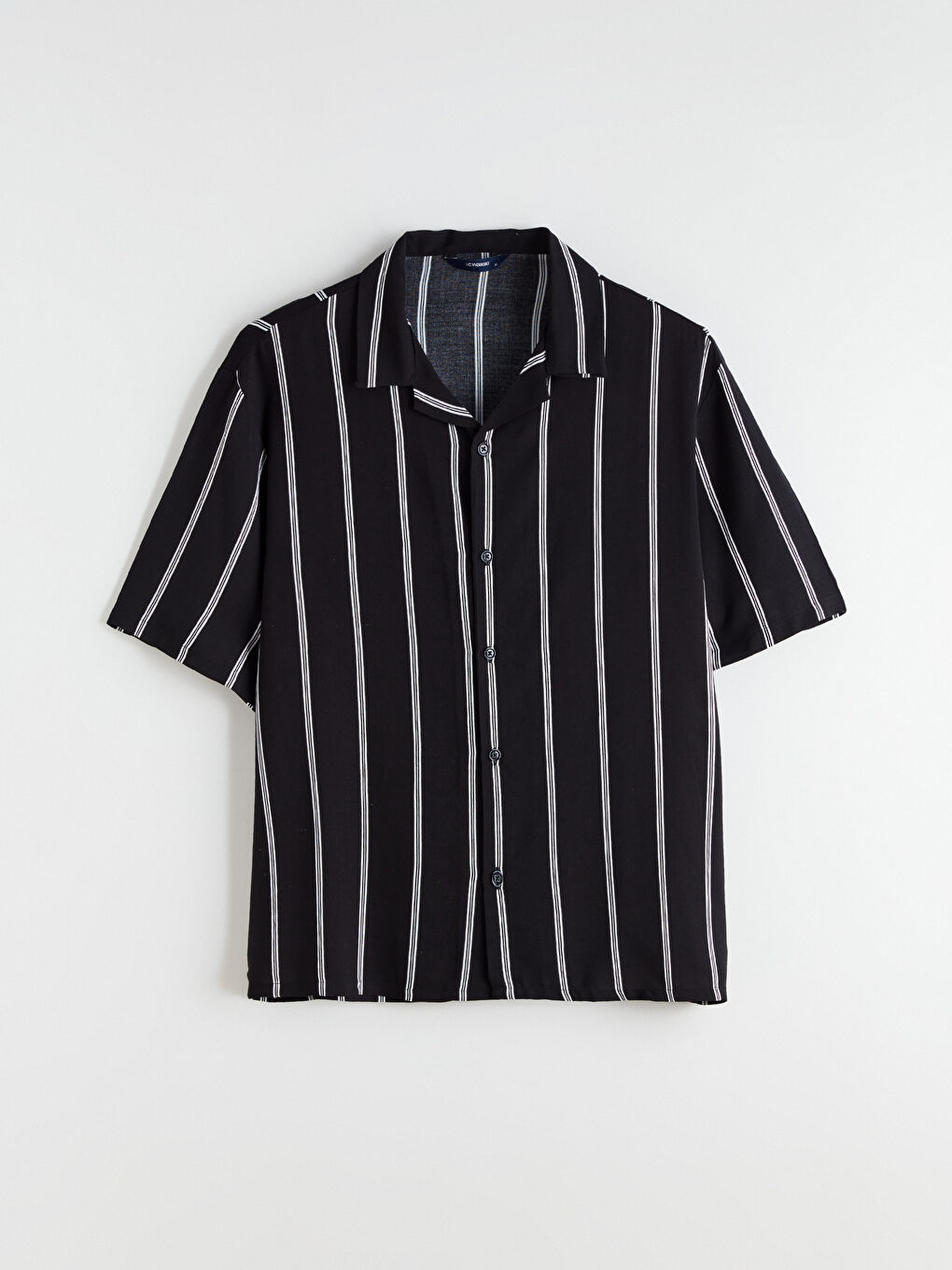 Siyah Regular Fit Resort Yaka Çizgili Erkek Gömlek-2