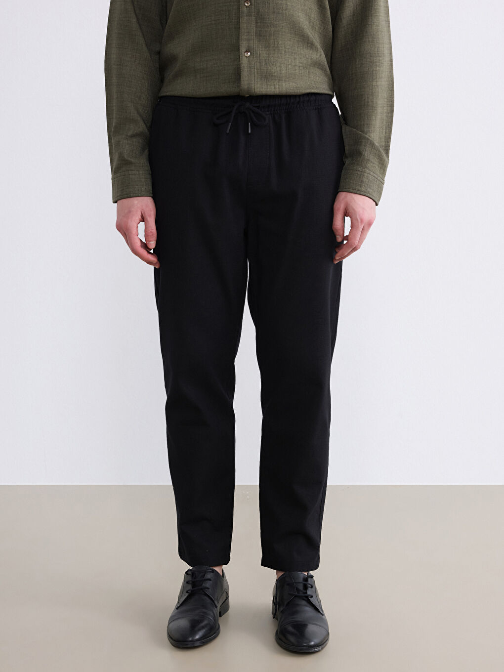 Siyah Standart Kalıp Gabardin Erkek Pantolon-1