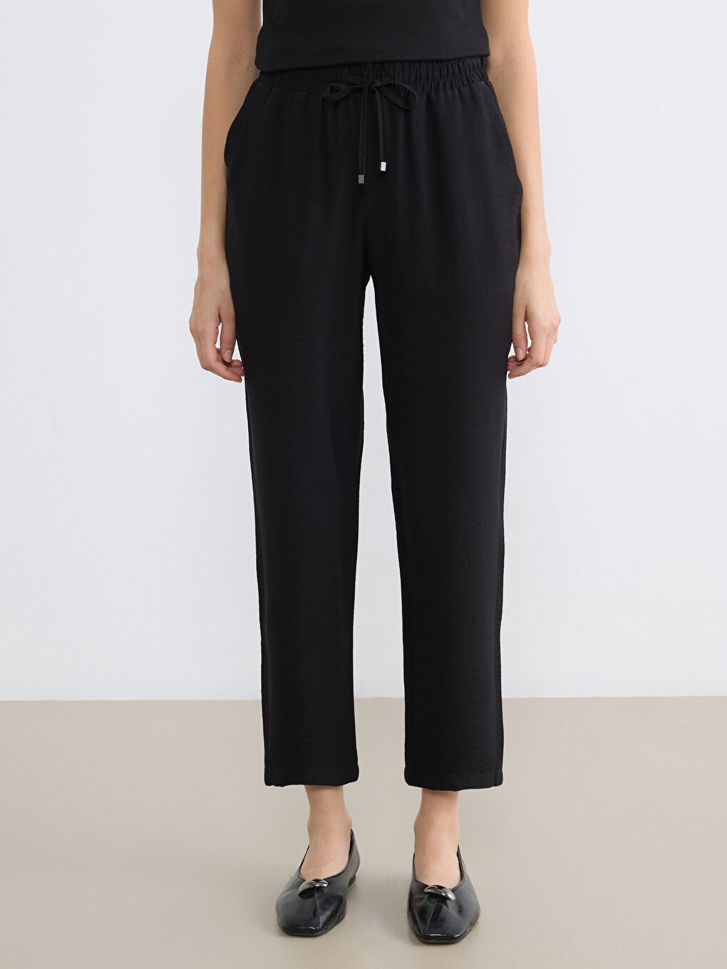 Siyah Beli Lastikli Havuç Kesim Kadın Pantolon-1