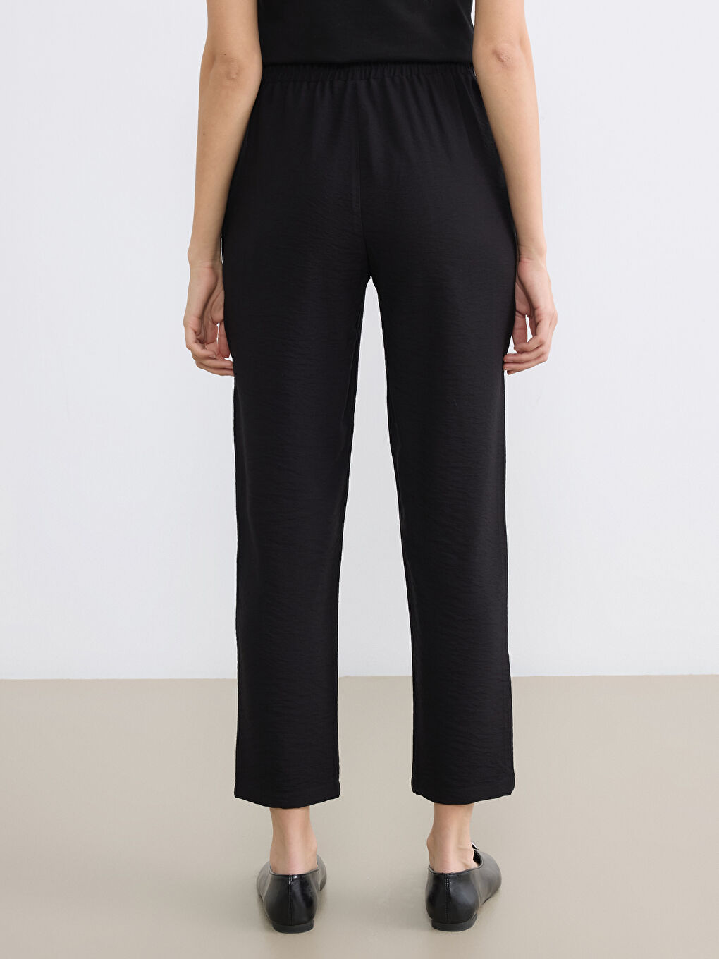 Siyah Beli Lastikli Havuç Kesim Kadın Pantolon-3