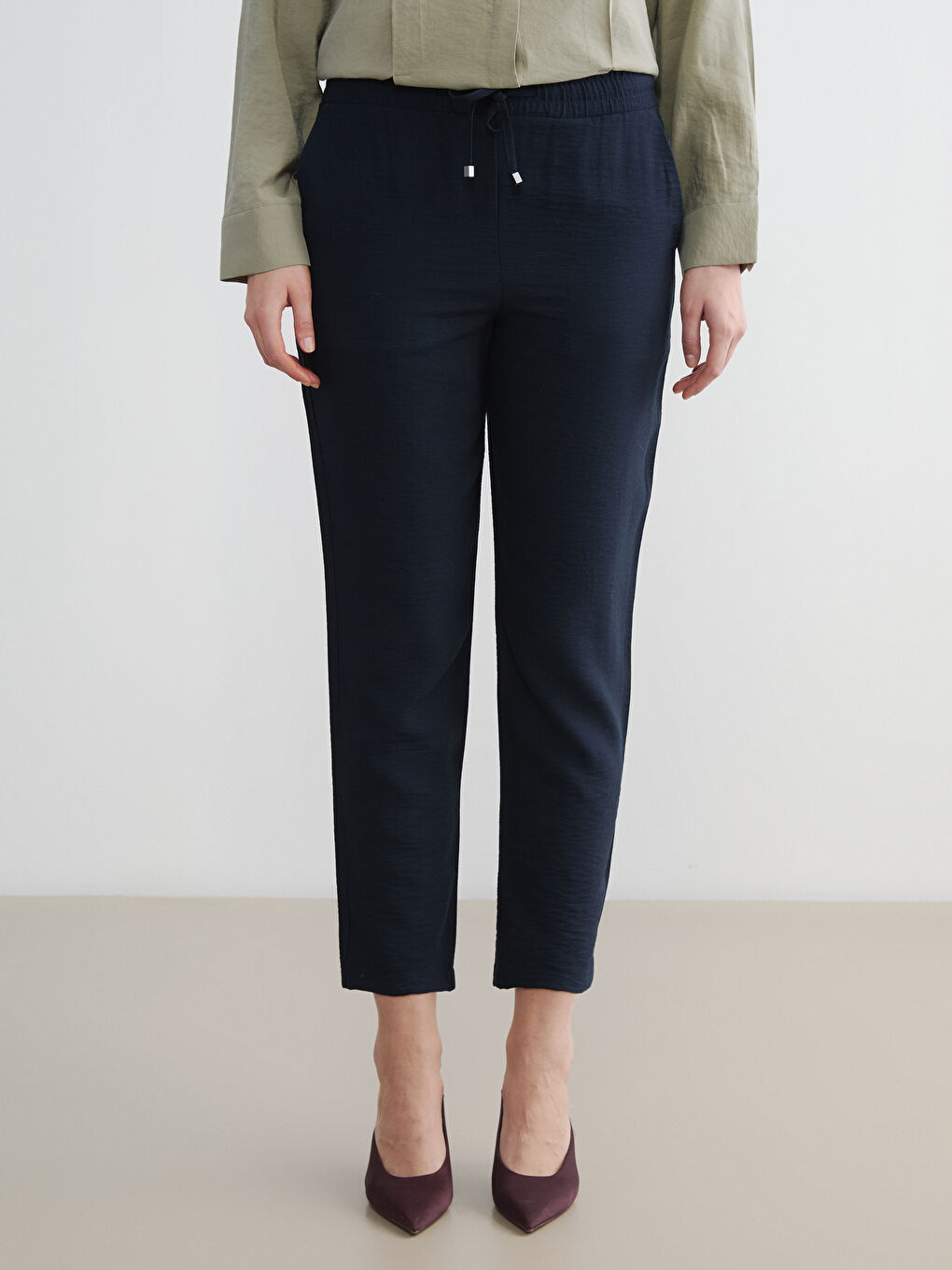 Lacivert Beli Lastikli Havuç Kesim Kadın Pantolon-1