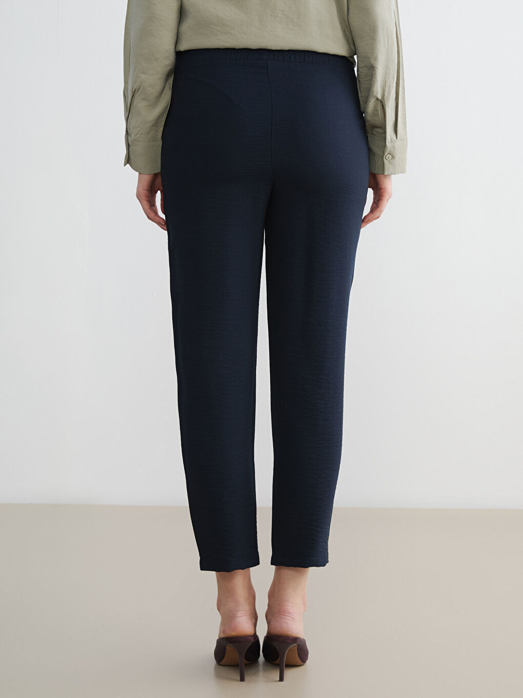 Lacivert Beli Lastikli Havuç Kesim Kadın Pantolon-3