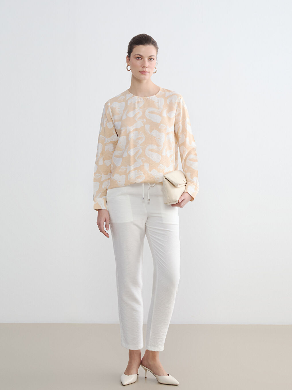 Ekru Beli Lastikli Havuç Kesim Kadın Pantolon