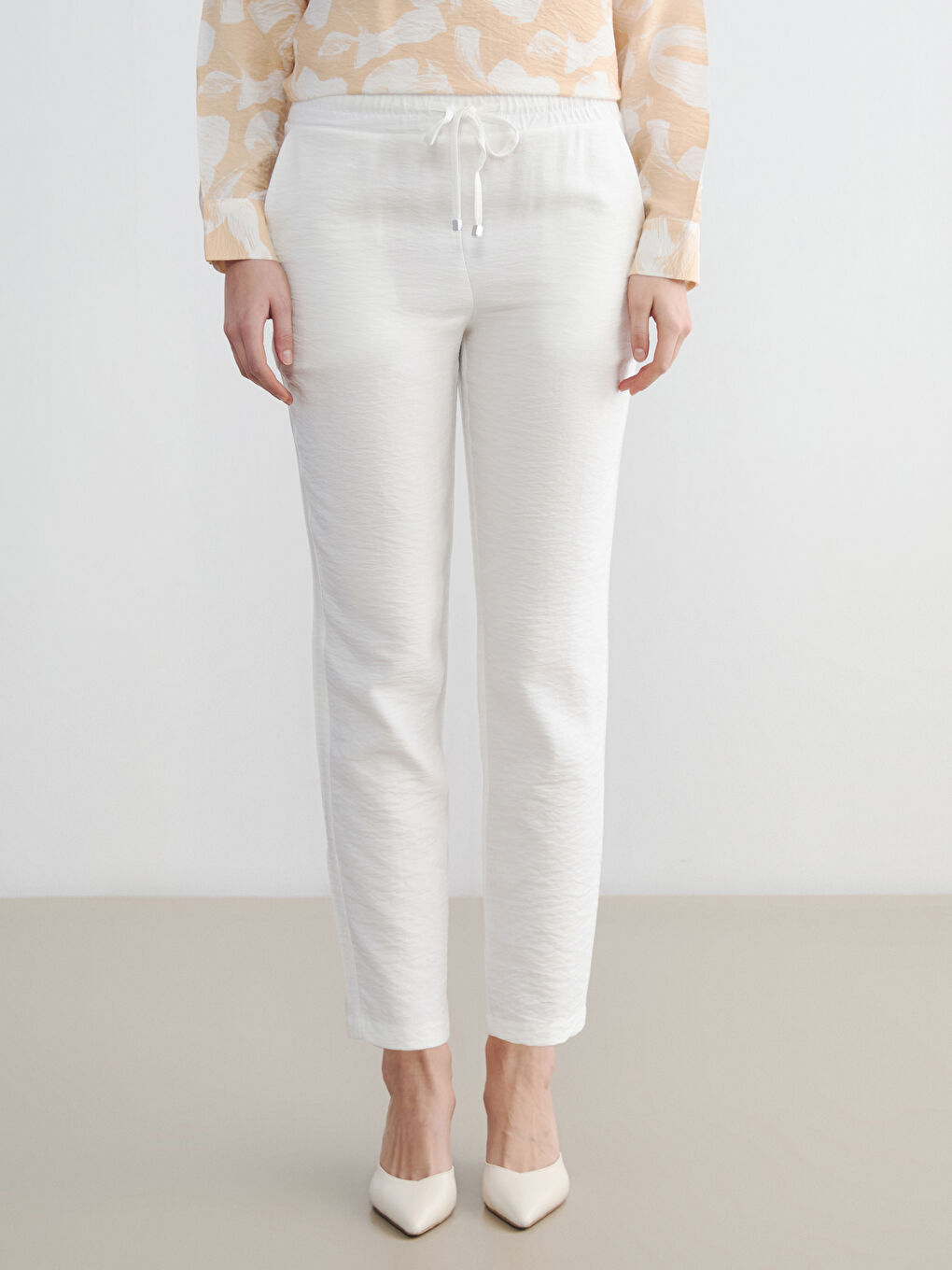 Ekru Beli Lastikli Havuç Kesim Kadın Pantolon-1