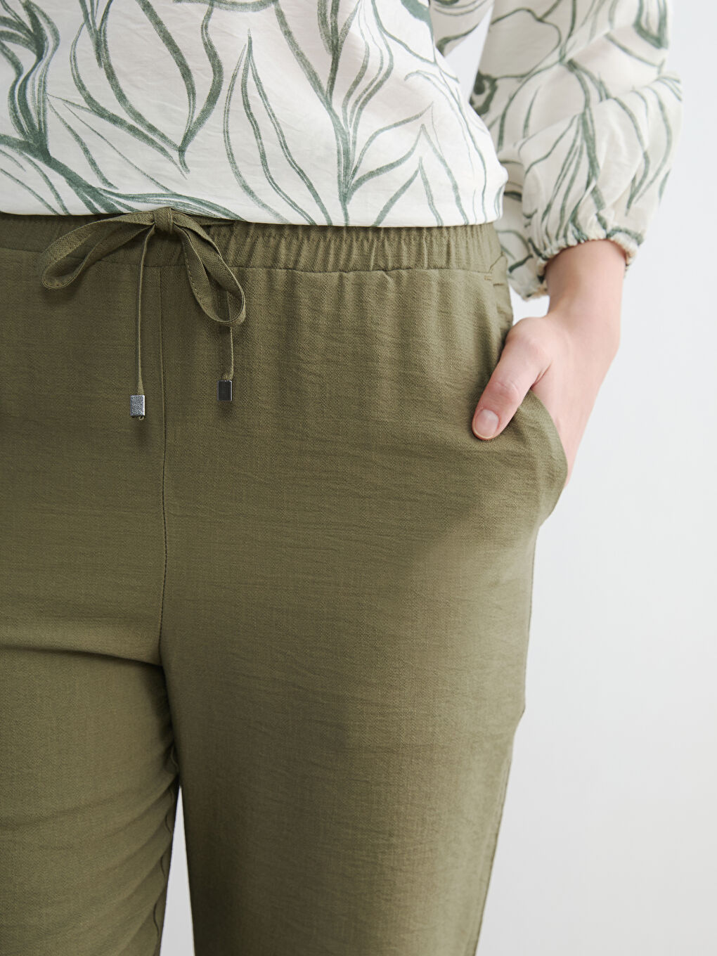 Haki Beli Lastikli Havuç Kesim Kadın Pantolon-2