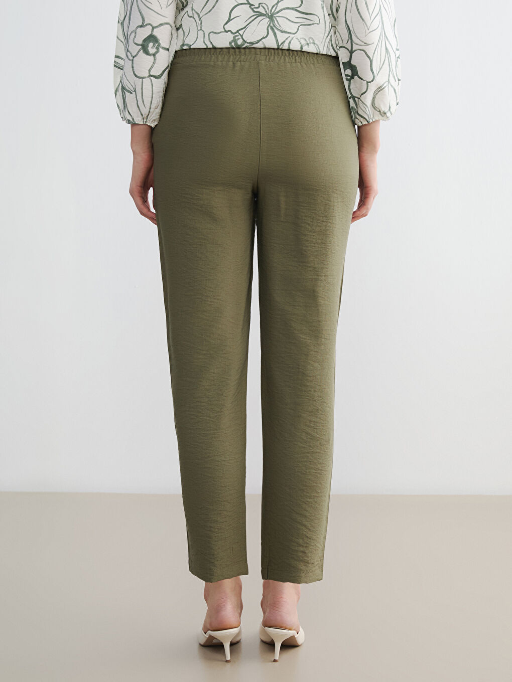 Haki Beli Lastikli Havuç Kesim Kadın Pantolon-3