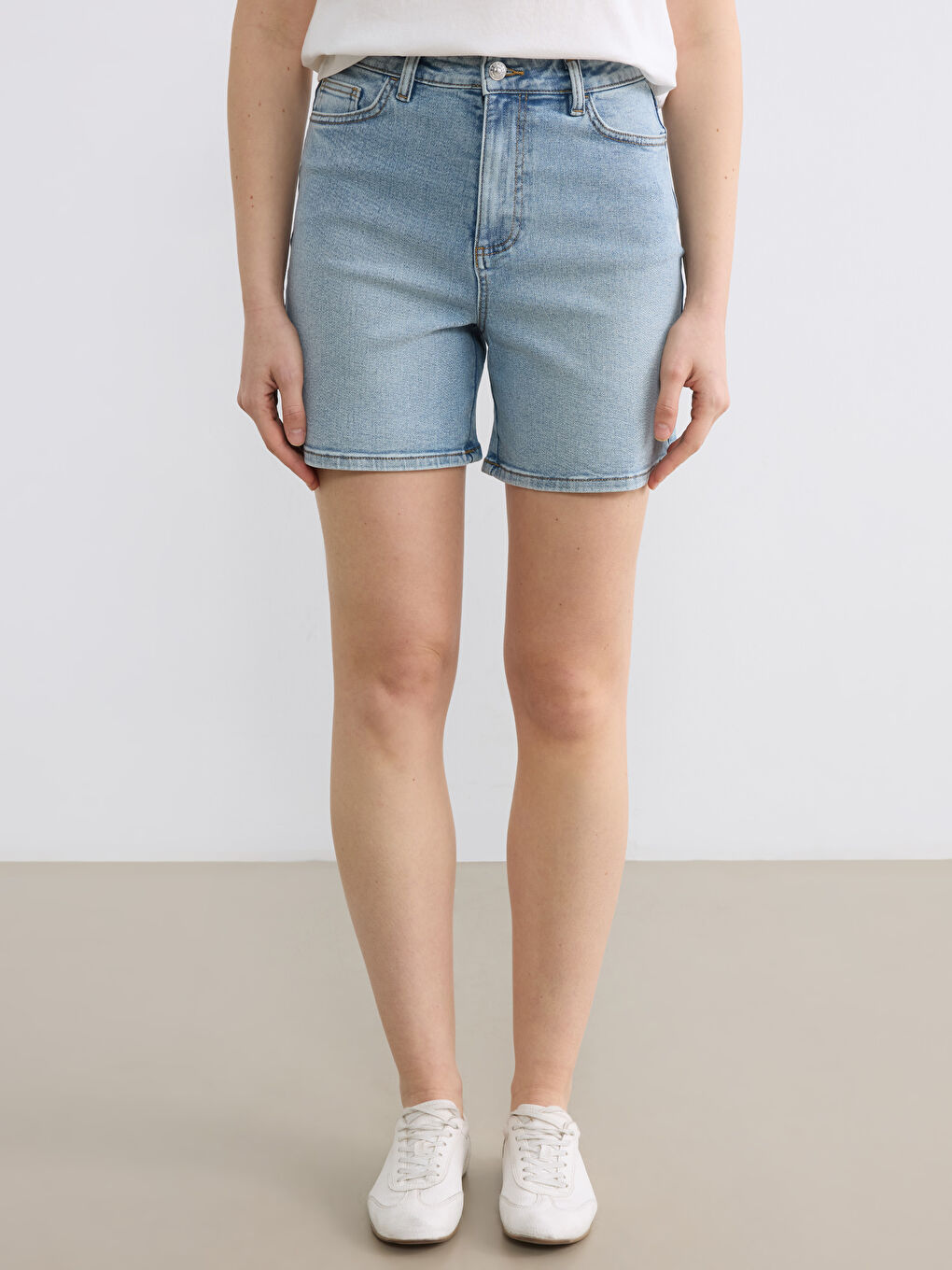 Woman BLUE Denim Shorts-1