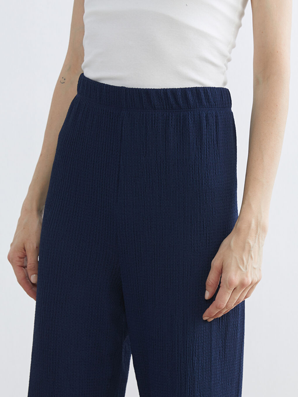 بنطلون للسيدات بخصر مرن ومُحبحب-2