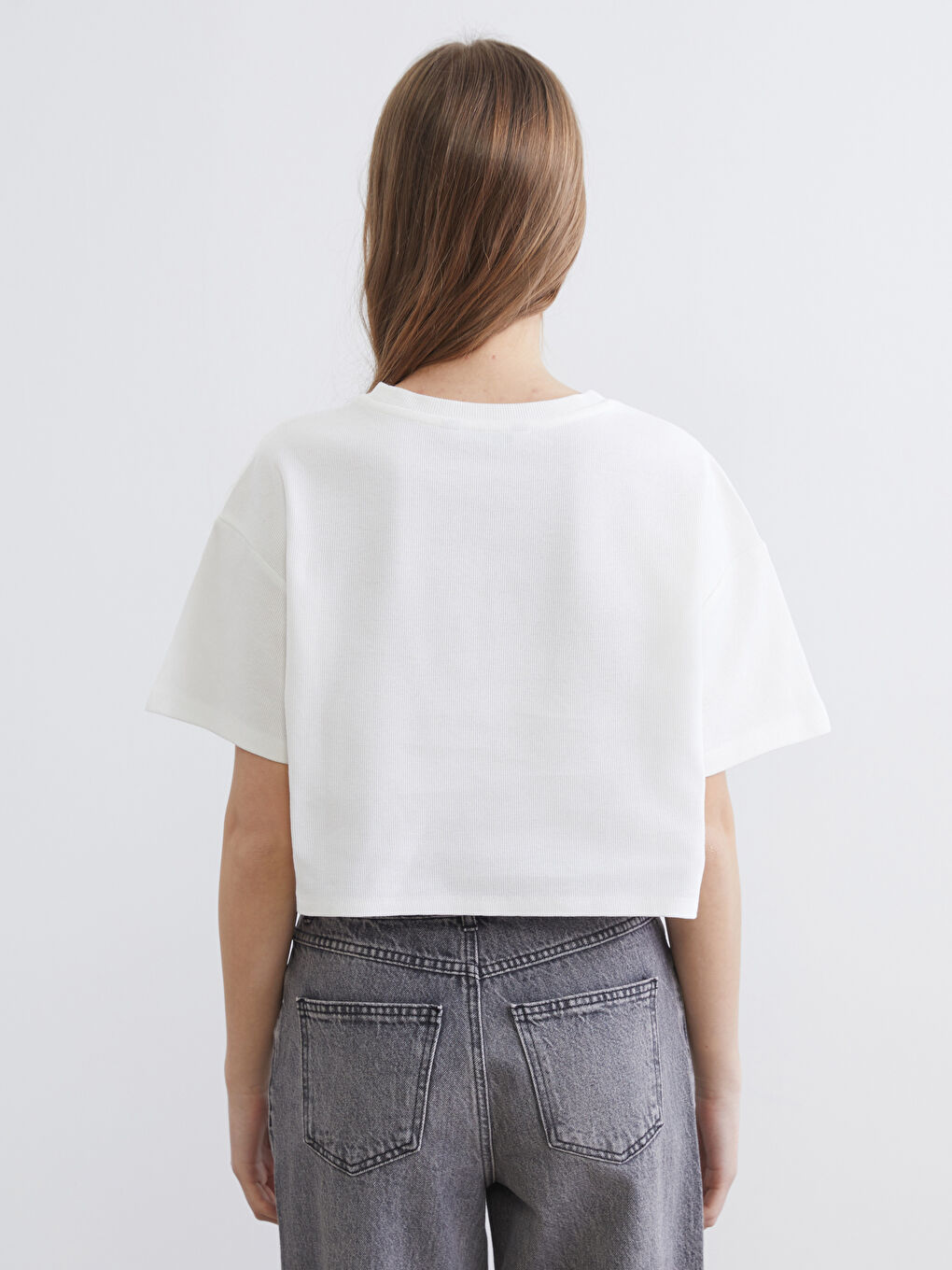 Beyaz Bisiklet Yaka Kiraz Baskılı Kadın Crop-3