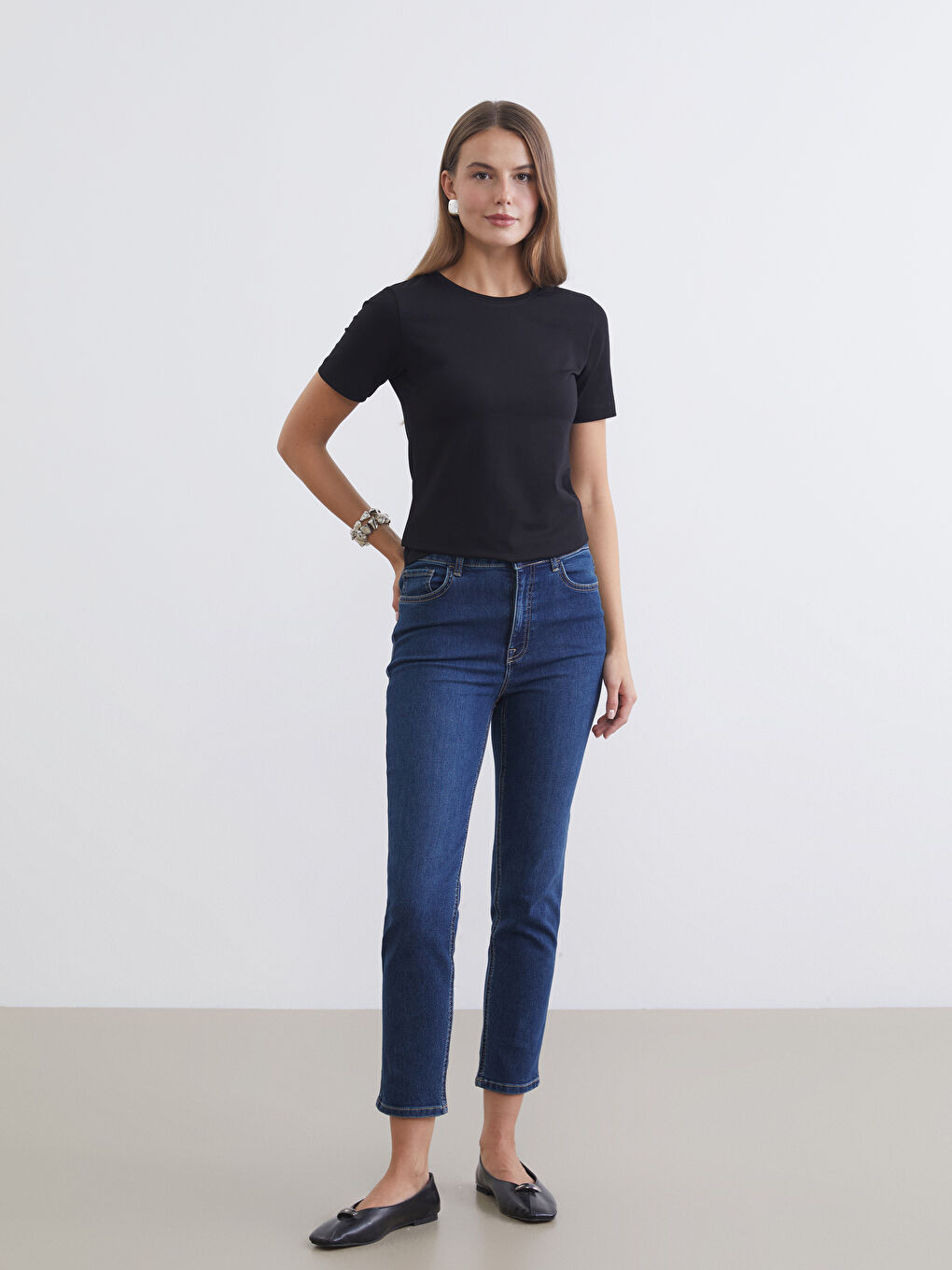 Woman BLACK T-Shirt-1