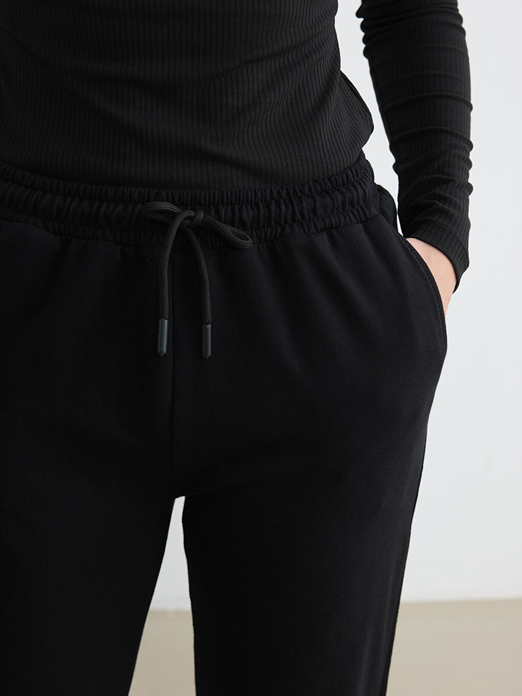 Women's Jogger Sweatpants with Elastic Waistband-2