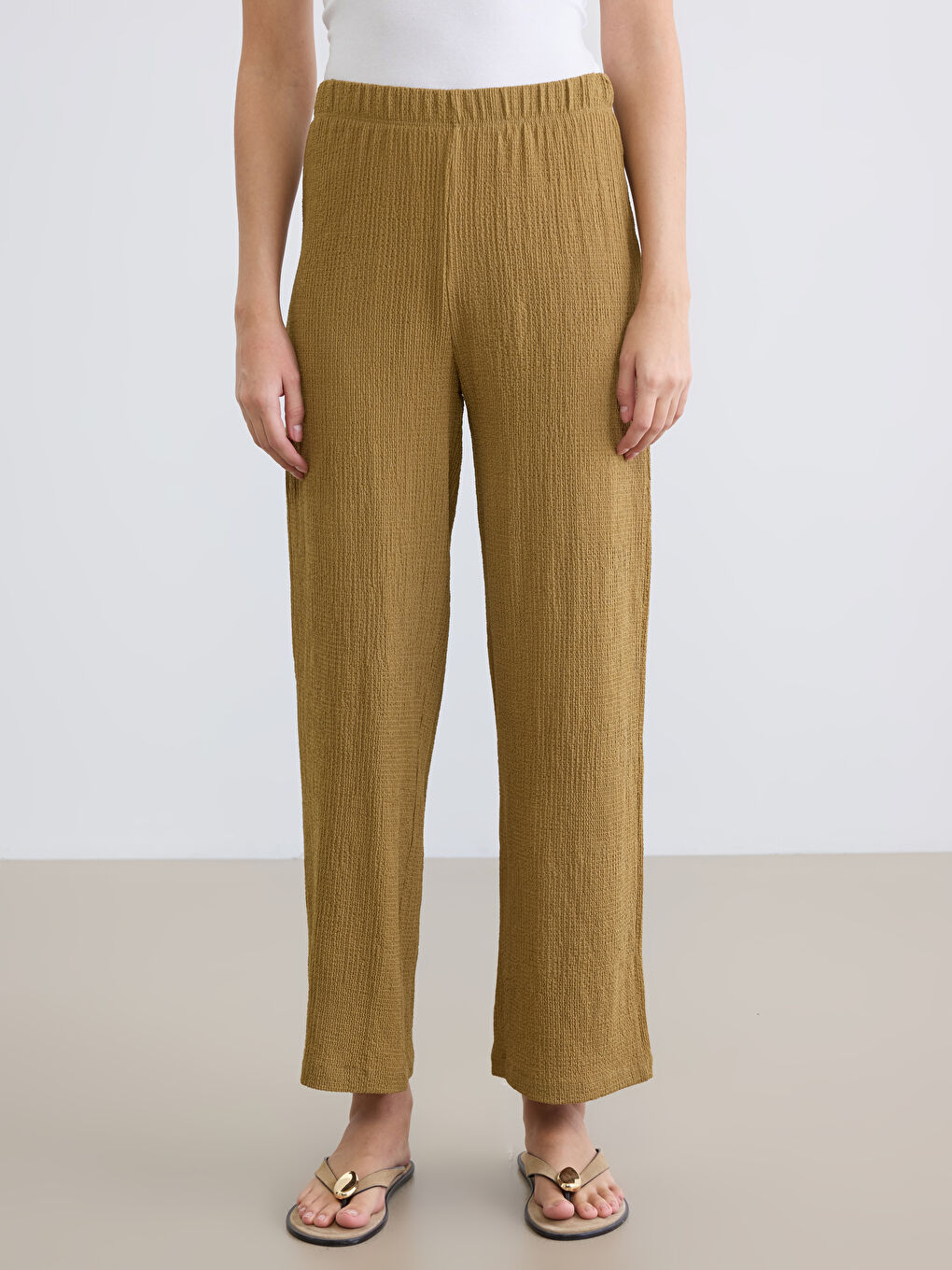 بنطلونات حريمي بملمس مميز وخصر مطاطي-1