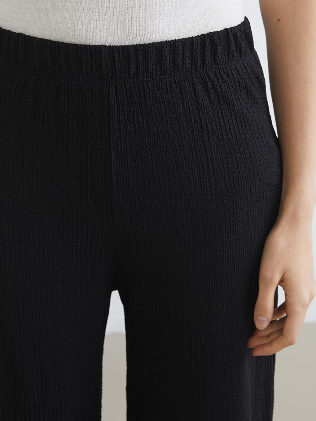 Textured Women's Trousers with Elastic Waistband-2