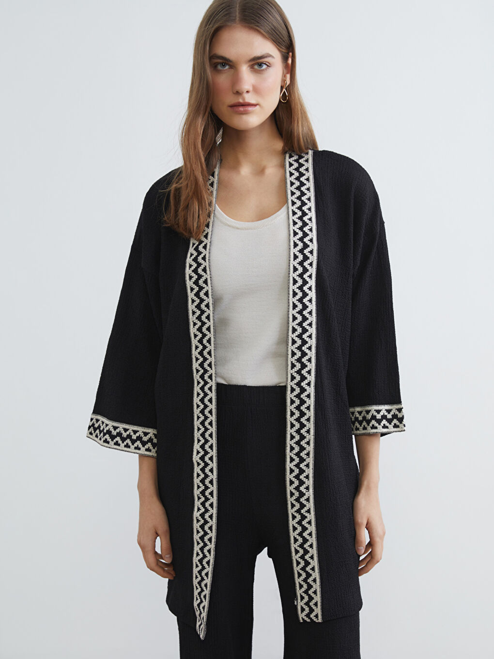Woman BLACK Cardigan