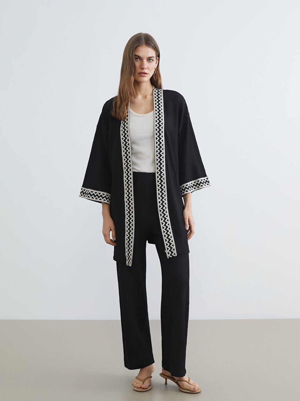 Woman BLACK Cardigan-1