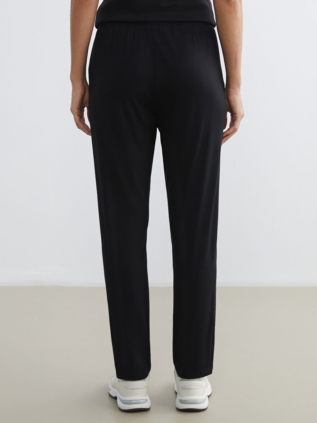 Women's Sweatpants with Elastic Waist-3