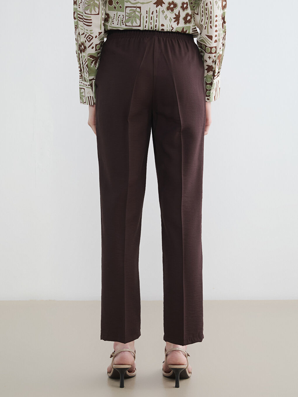 Kahverengi Beli Lastikli Havuç Kesim Kadın Pantolon-3