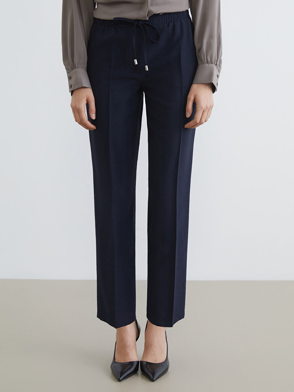 Lacivert Beli Lastikli Havuç Kesim Kadın Pantolon-1