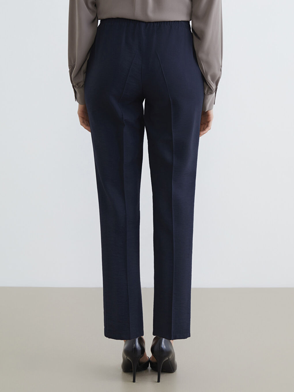 Lacivert Beli Lastikli Havuç Kesim Kadın Pantolon-3