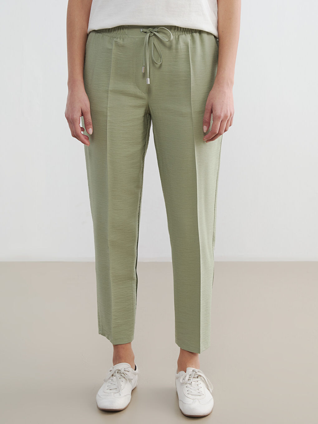 Haki Beli Lastikli Havuç Kesim Kadın Pantolon-1