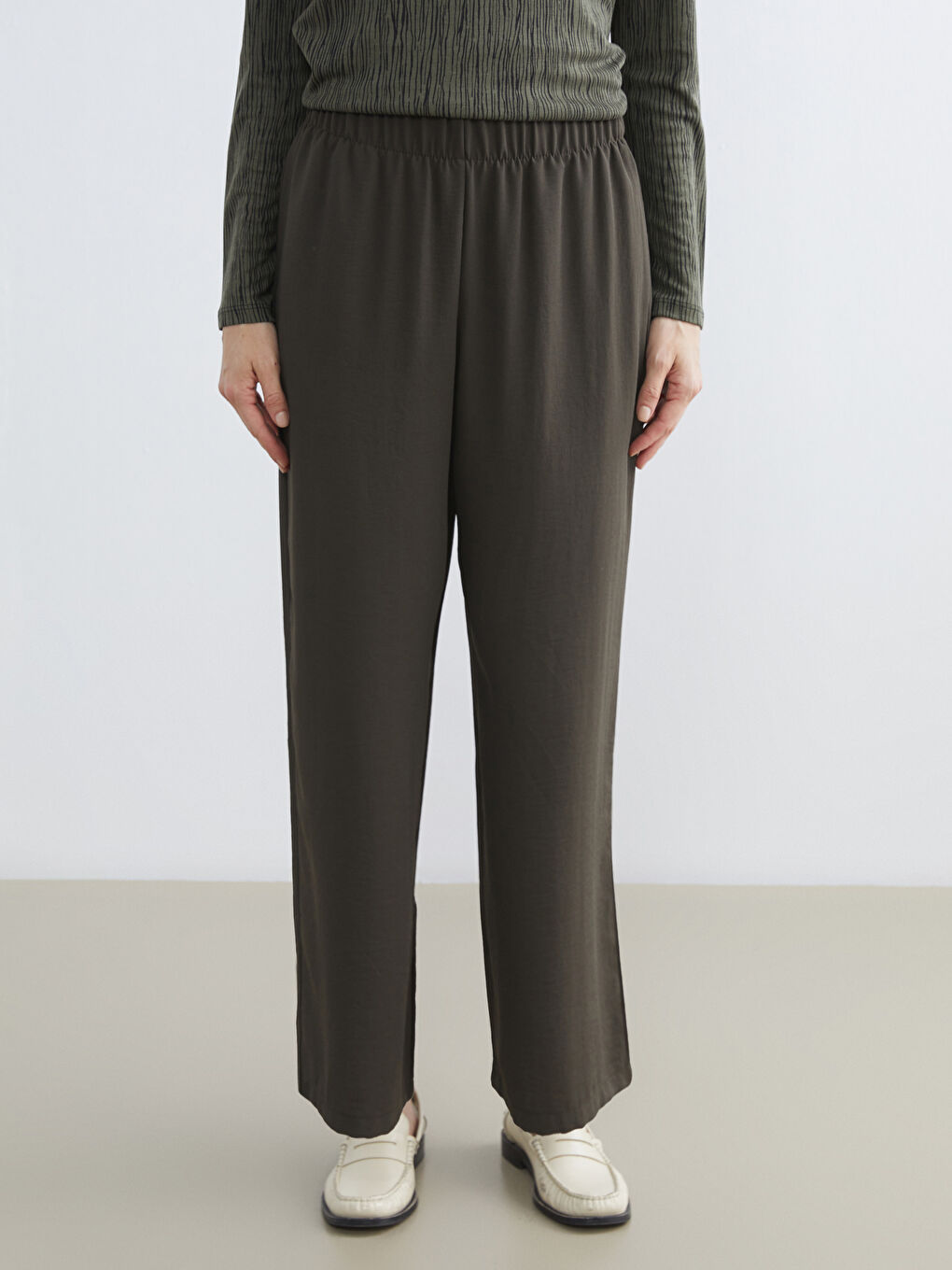 Haki Beli Lastikli Geniş Paça Kadın Pantolon-1