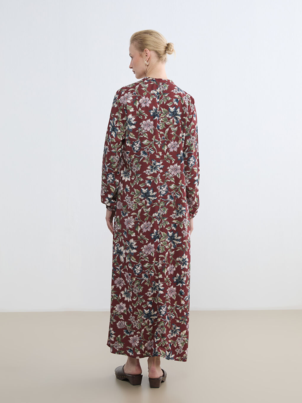 فستان أحمر امرأة-3