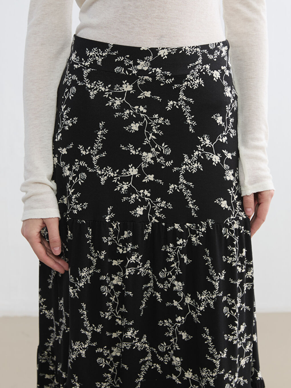 تەنورە ڕه‌ش ژن-2