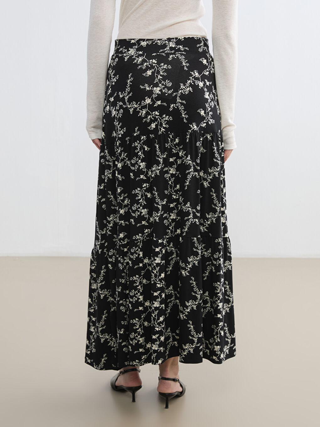 تەنورە ڕه‌ش ژن-3