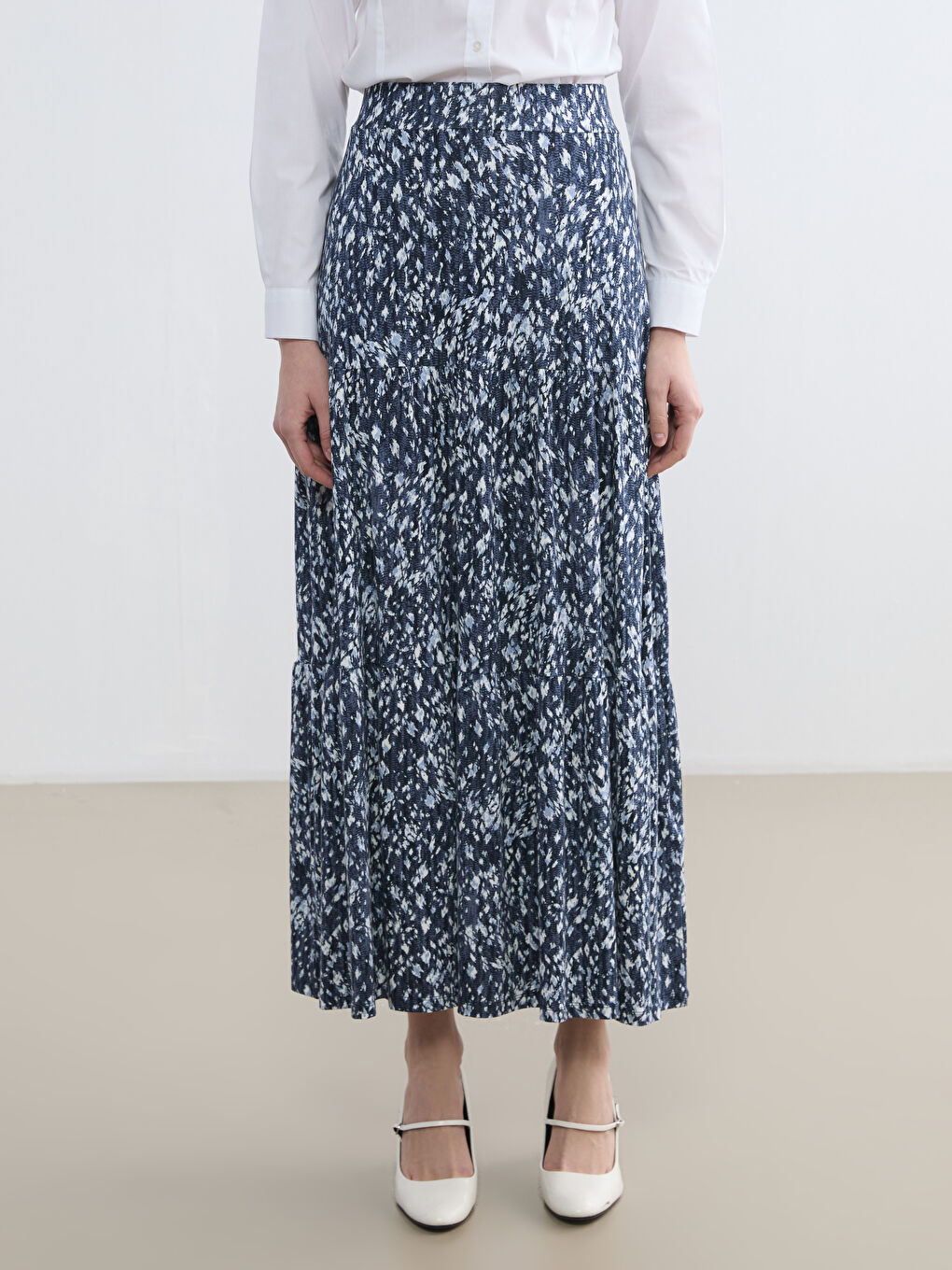 تەنورە شینی تۆخ ژن-1