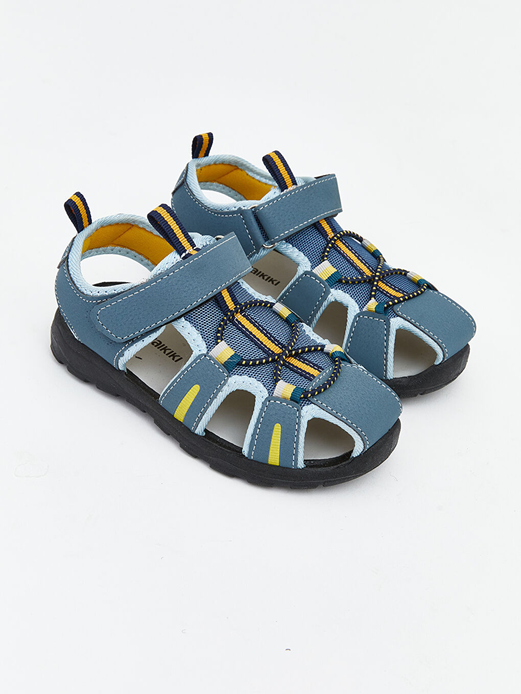 Ілмекті және жапсырмалы бекітпелі сәби ұлдарға арналған сандалдар