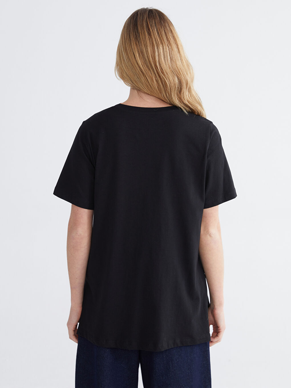 Siyah Bisiklet Yaka Kadın Tişört-3