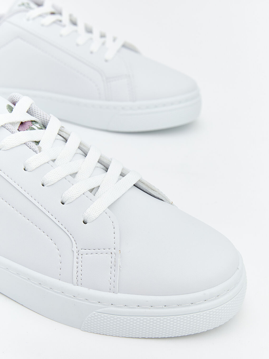 Beyaz Deri Görünümlü Kadın Spor Ayakkabı-2