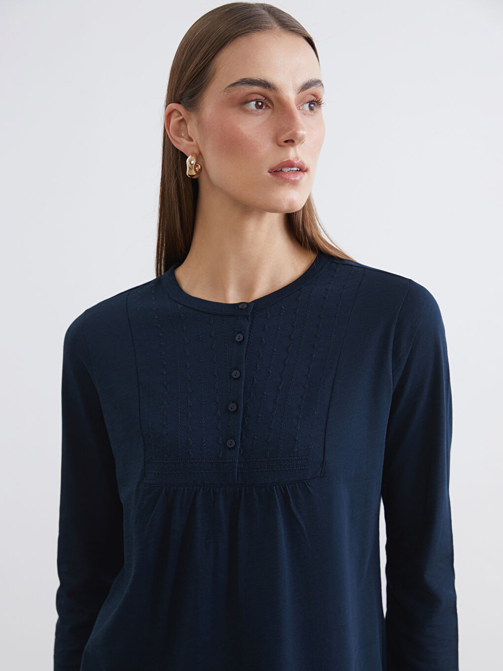 Lacivert Bisiklet Yaka Nakışlı Bluz