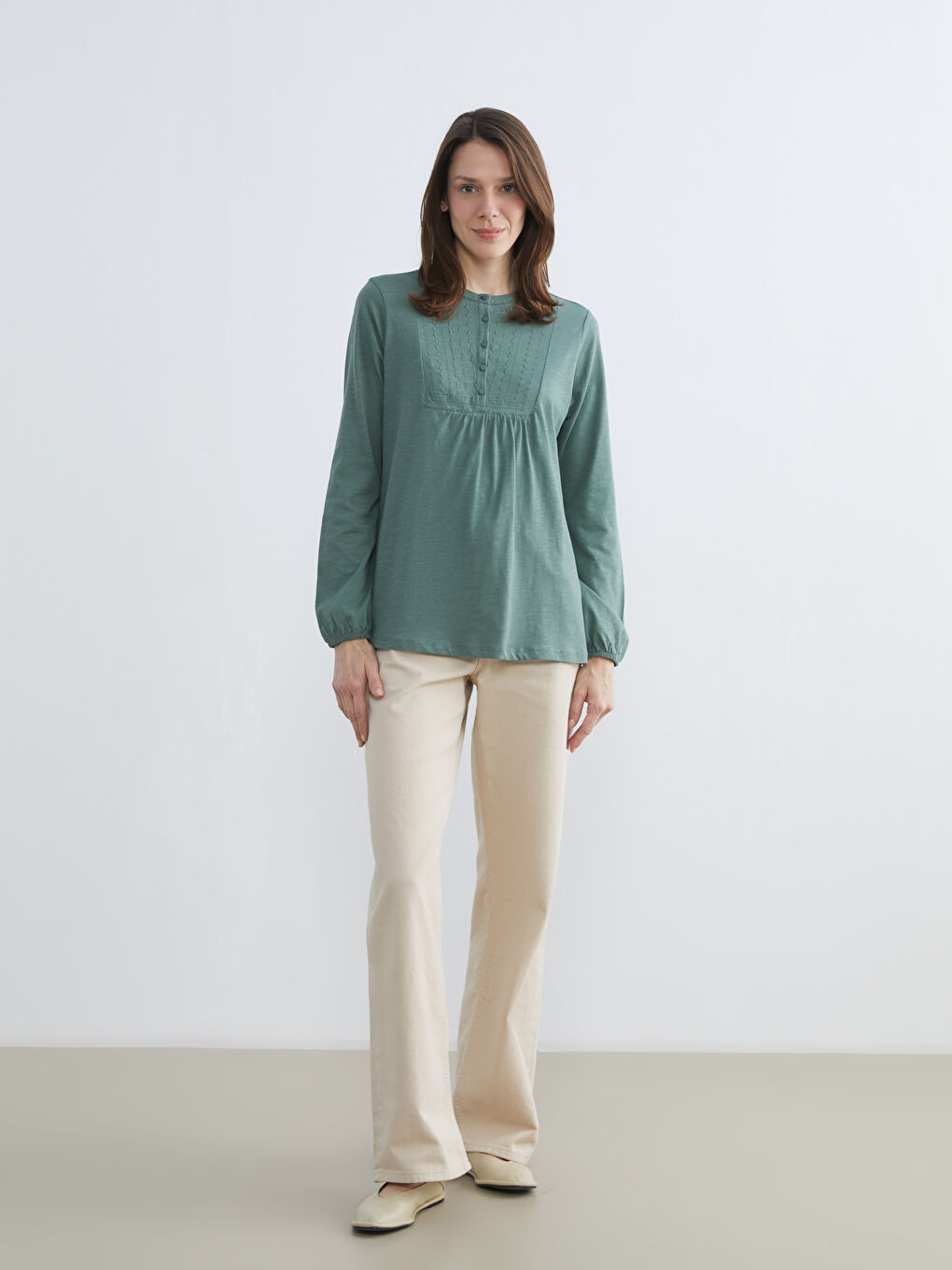 Yeşil Bisiklet Yaka Nakışlı Bluz-1