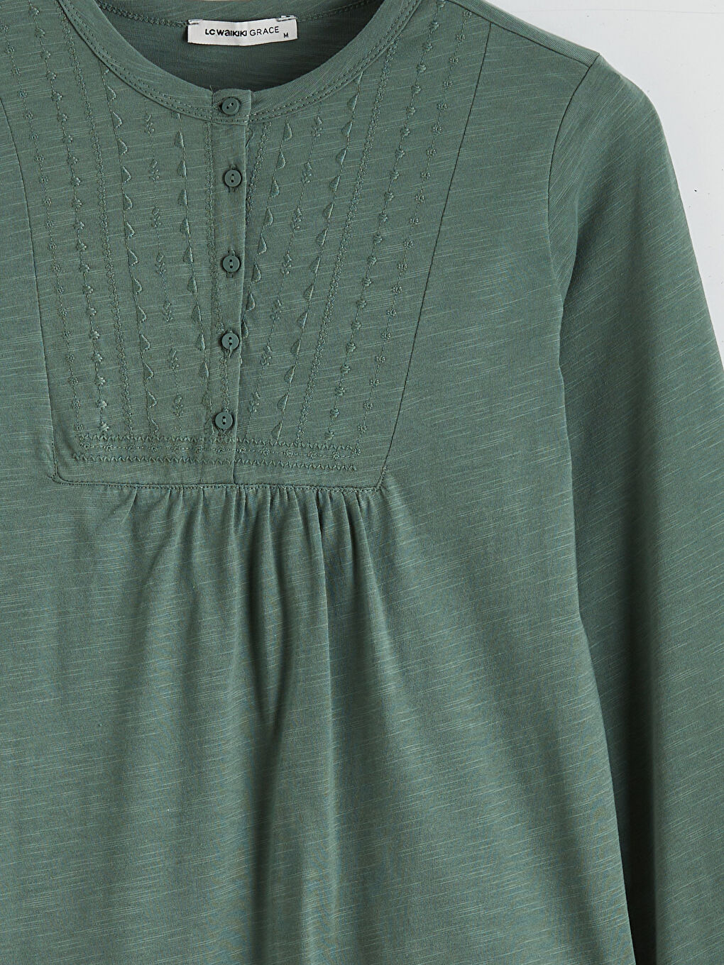 Yeşil Bisiklet Yaka Nakışlı Bluz-5