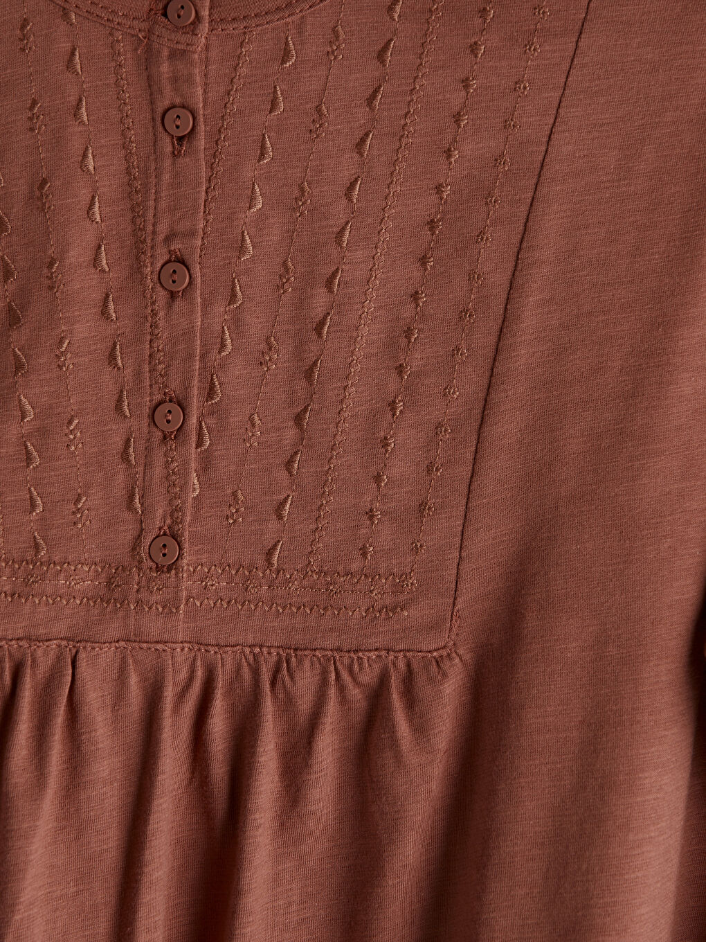 Kırmızı Bisiklet Yaka Nakışlı Bluz-2