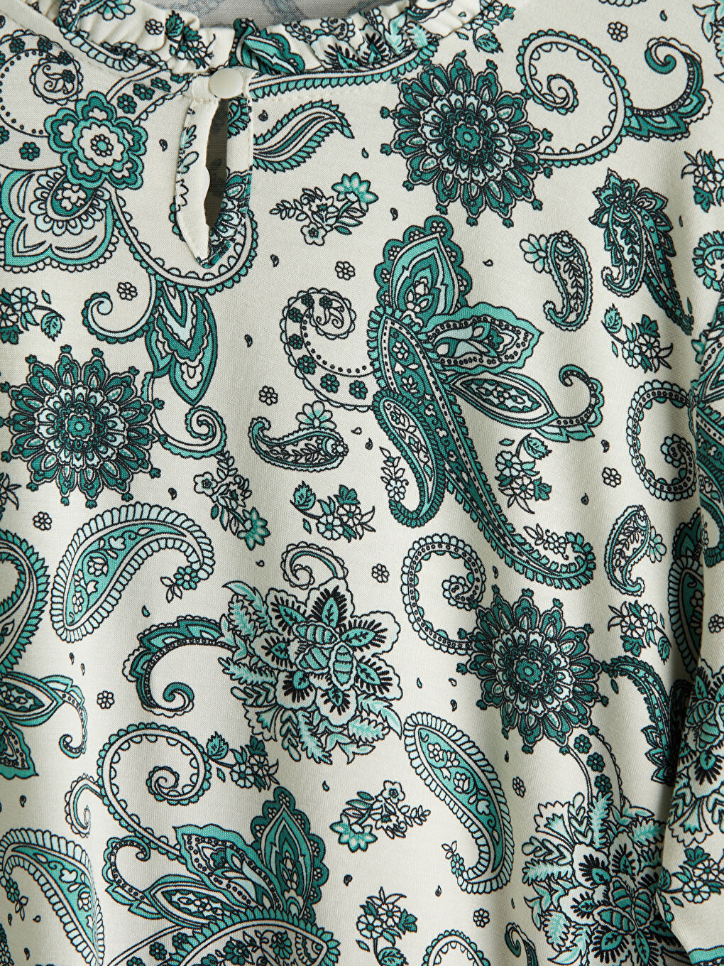 Ekru Fırfırlı Dik Yaka Desenli Bluz-6