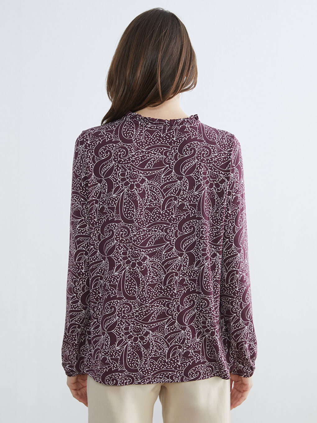 Mürdüm Fırfırlı Dik Yaka Desenli Bluz-3