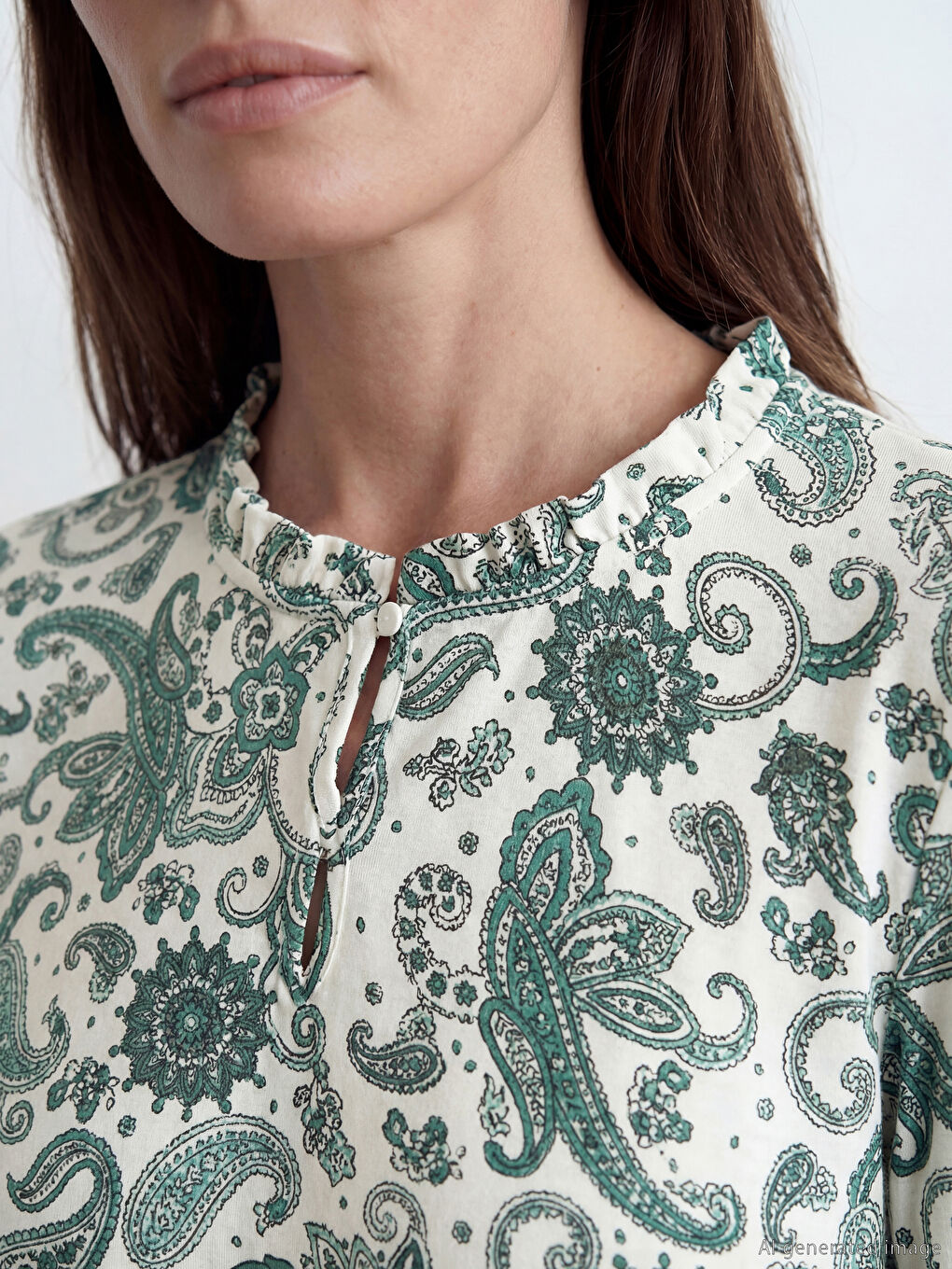 Ekru Fırfırlı Dik Yaka Desenli Bluz-2