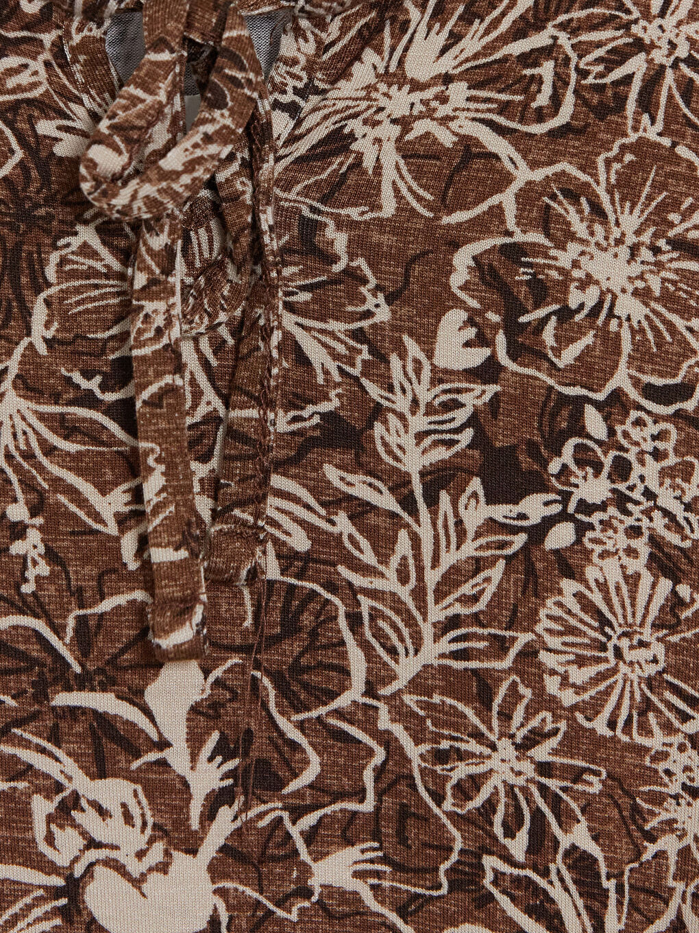 Kahverengi Bağlamalı Yaka Çiçekli Bluz-2