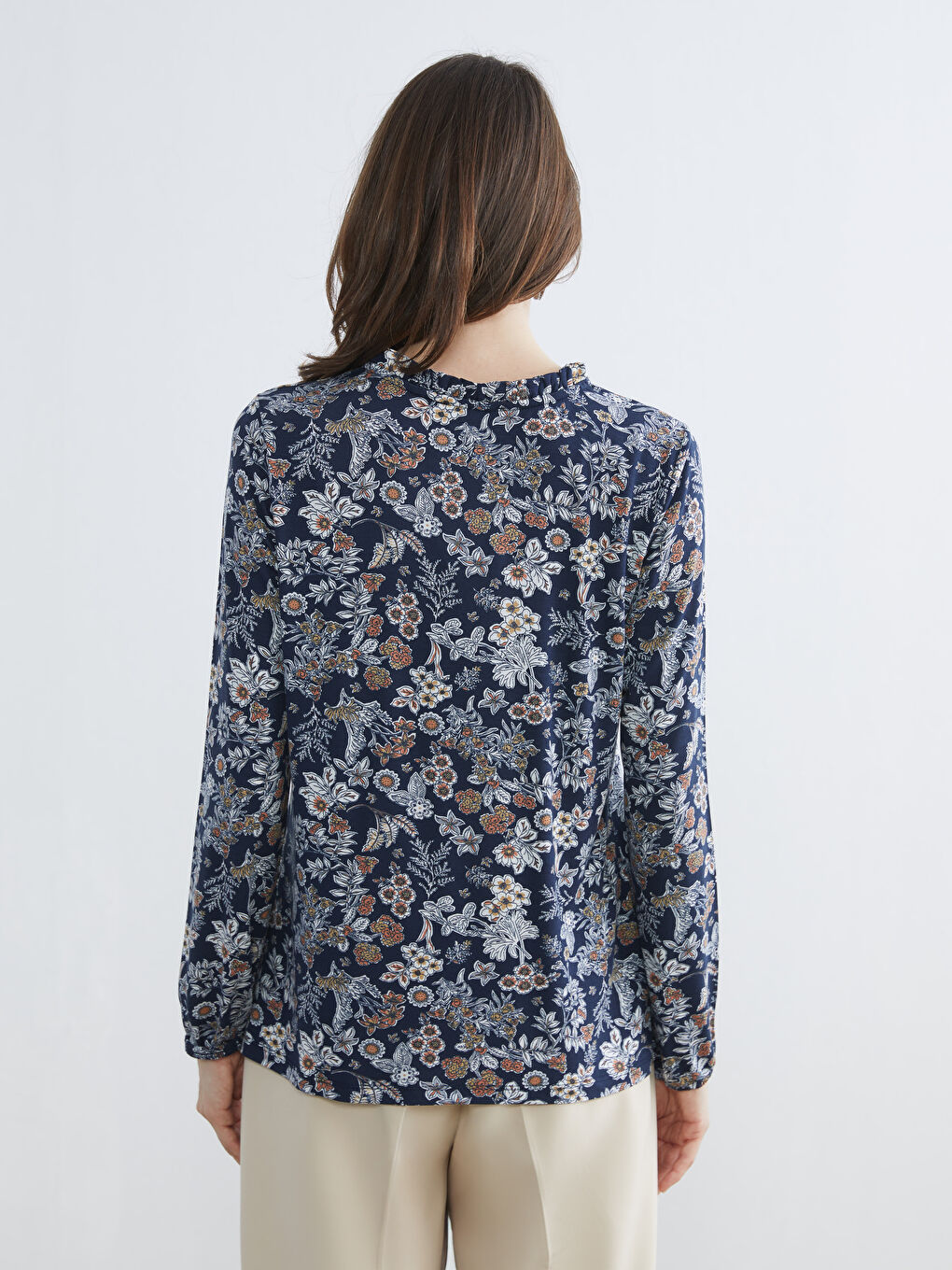 Lacivert Bağlamalı Yaka Çiçekli Bluz-3
